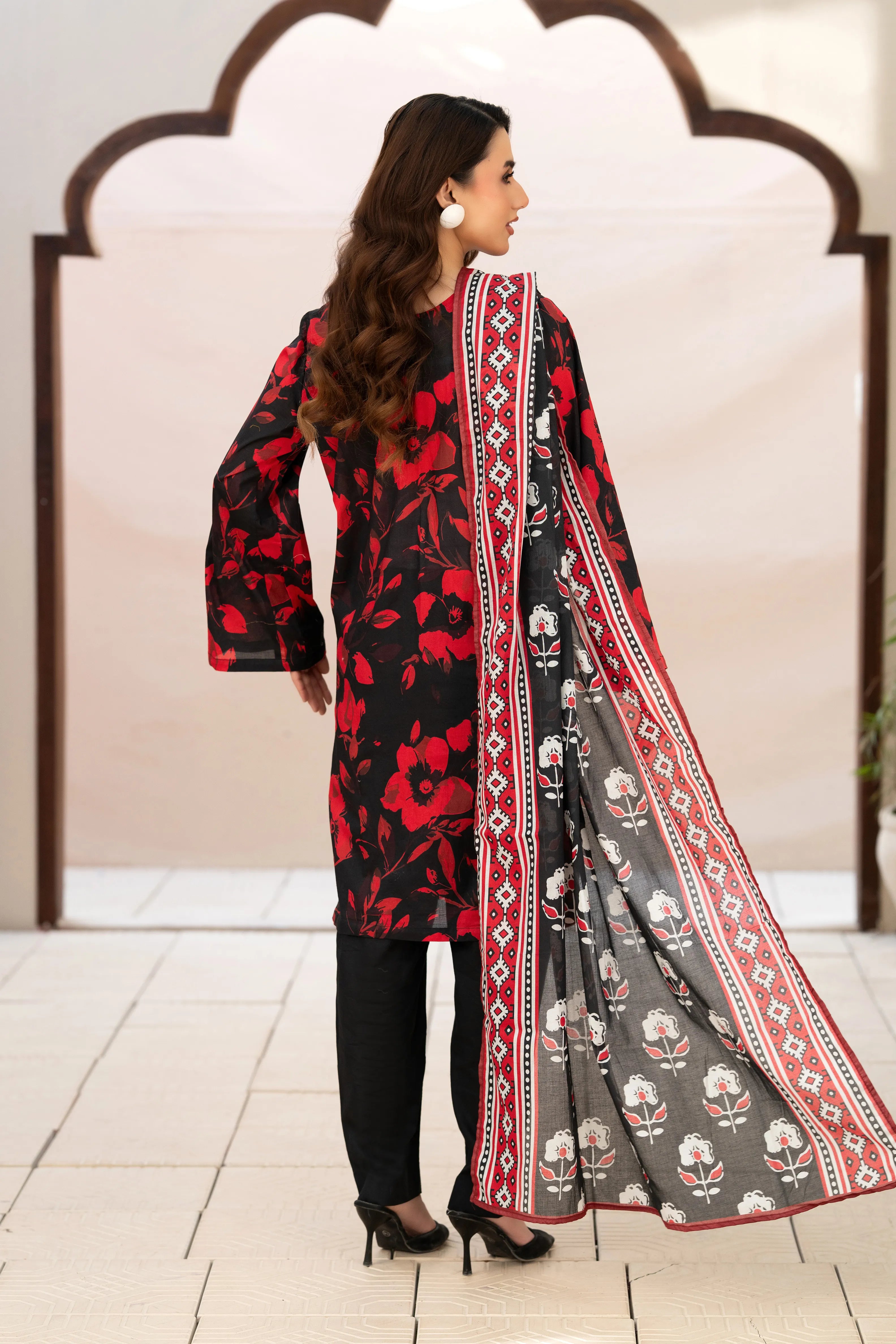 Midnight Rose Lawn Set