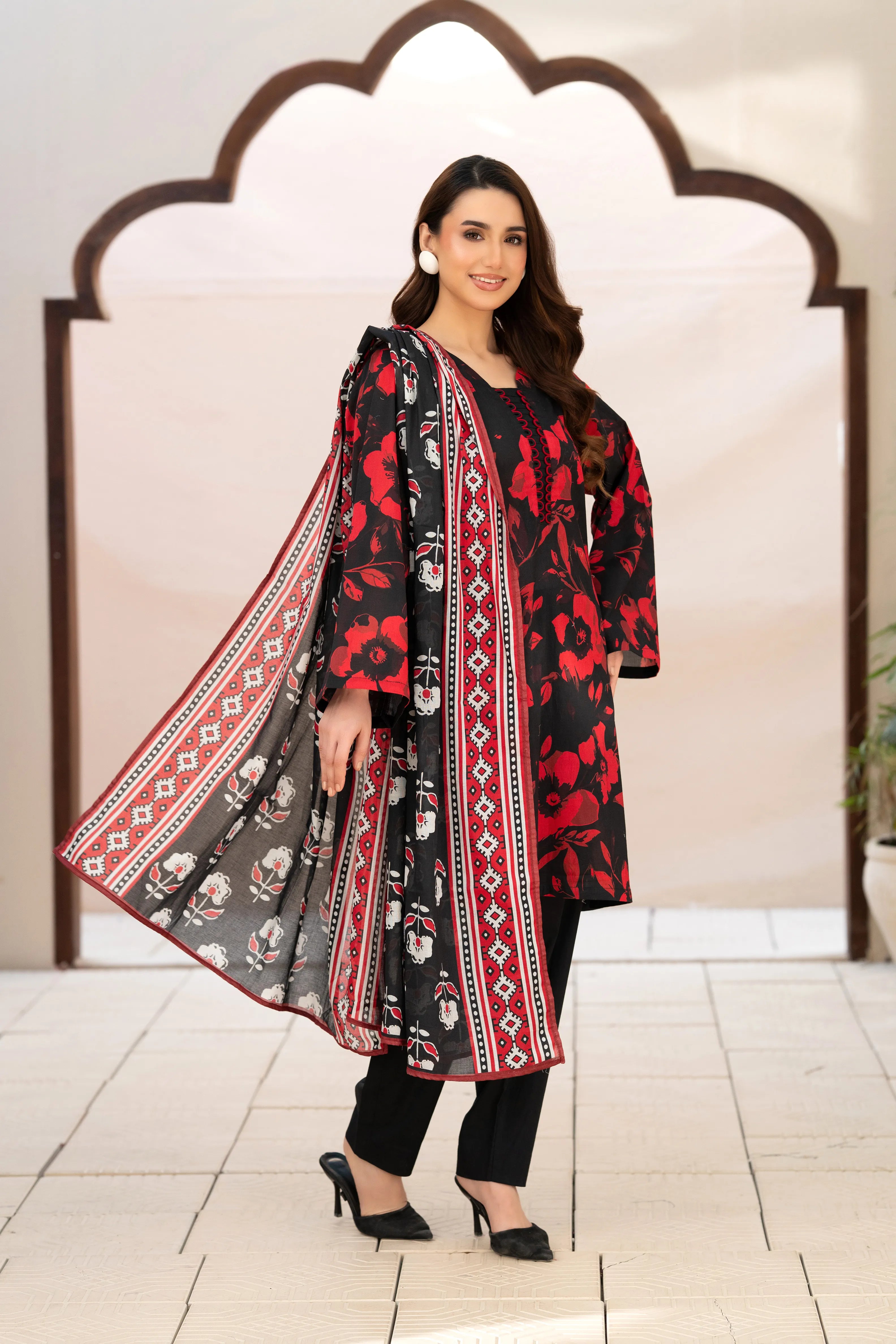 Midnight Rose Lawn Set
