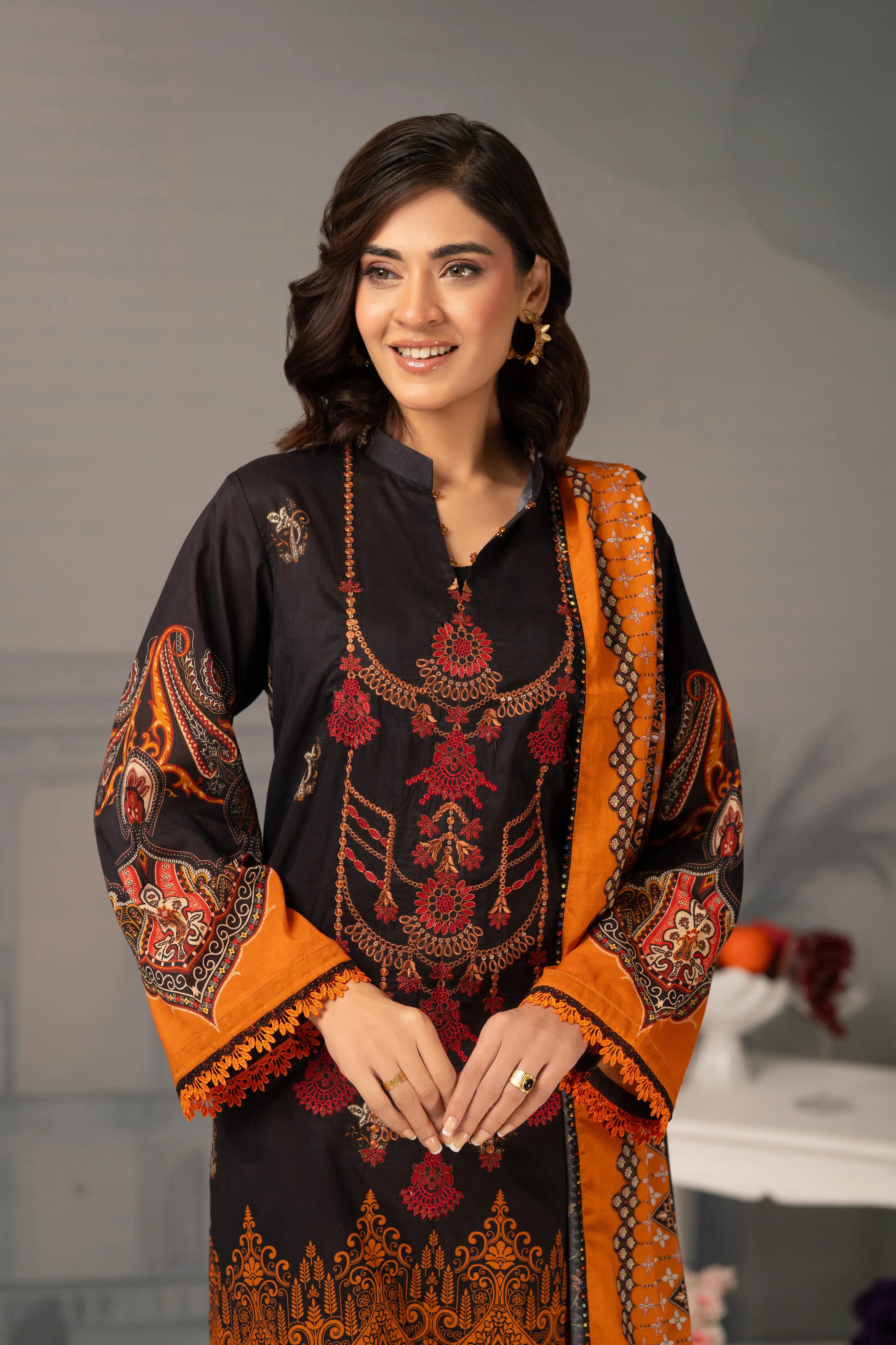 Midnight Amber – 3PC Luxury Lawn