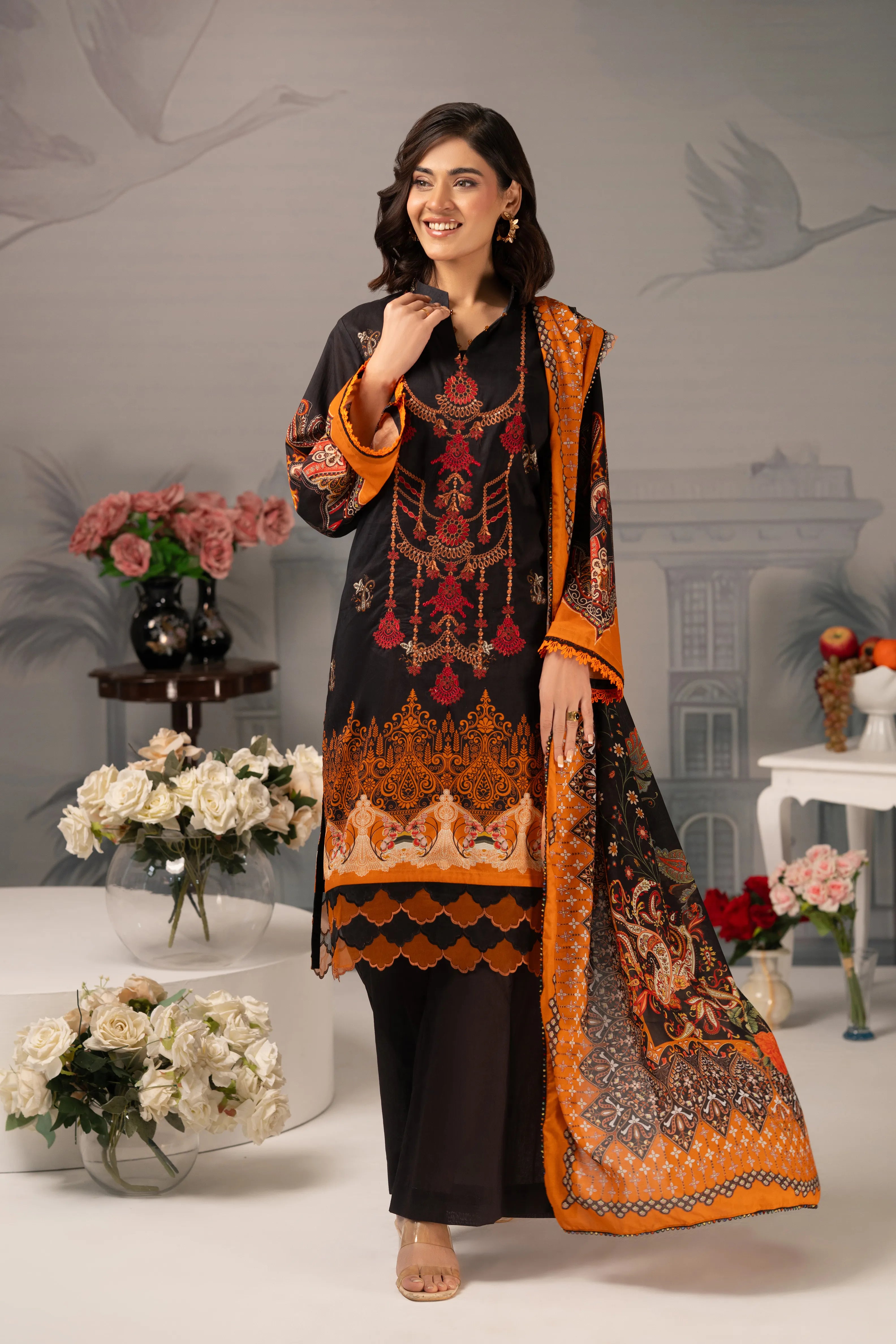 Midnight Amber – 3PC Luxury Lawn