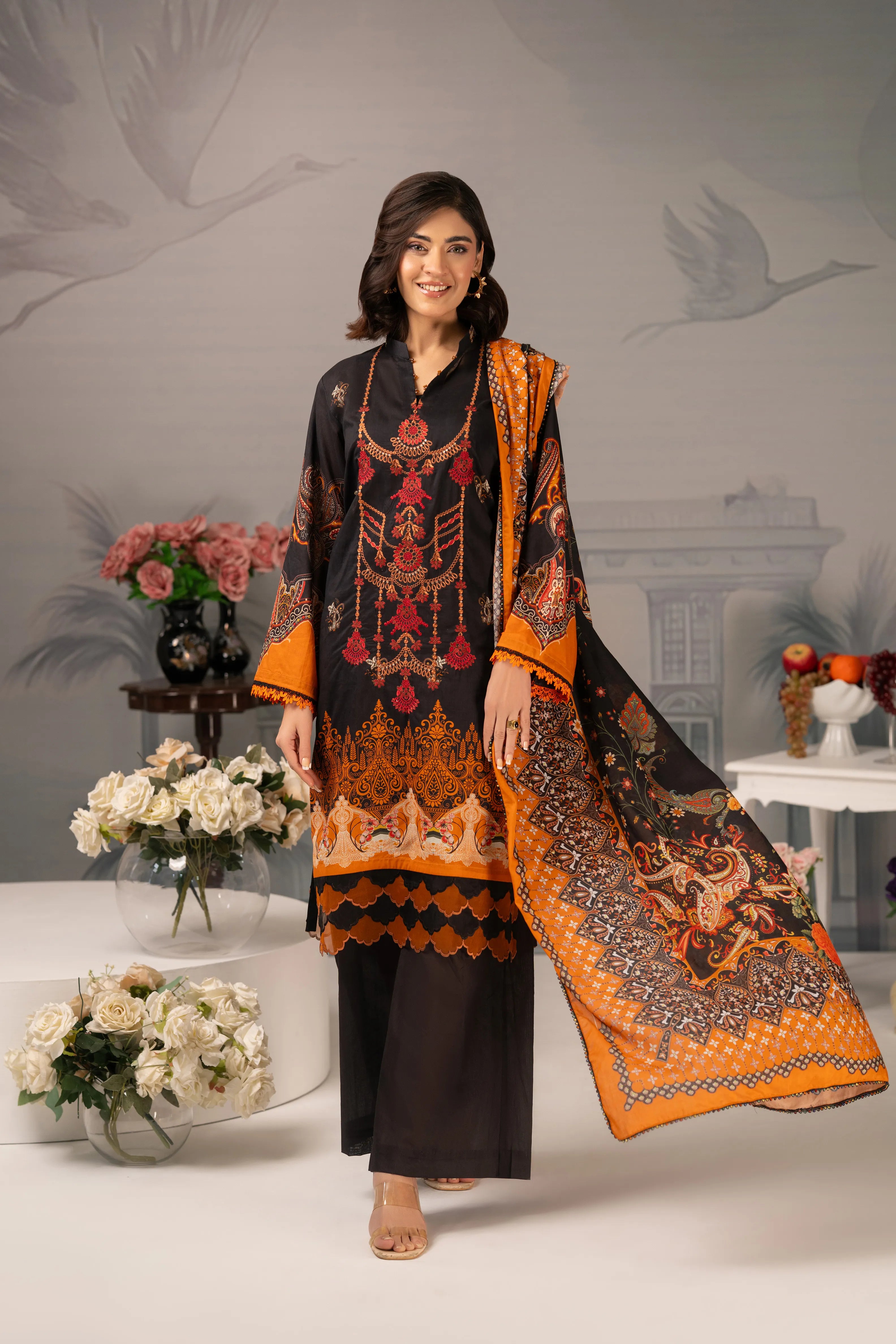 Midnight Amber – 3PC Luxury Lawn