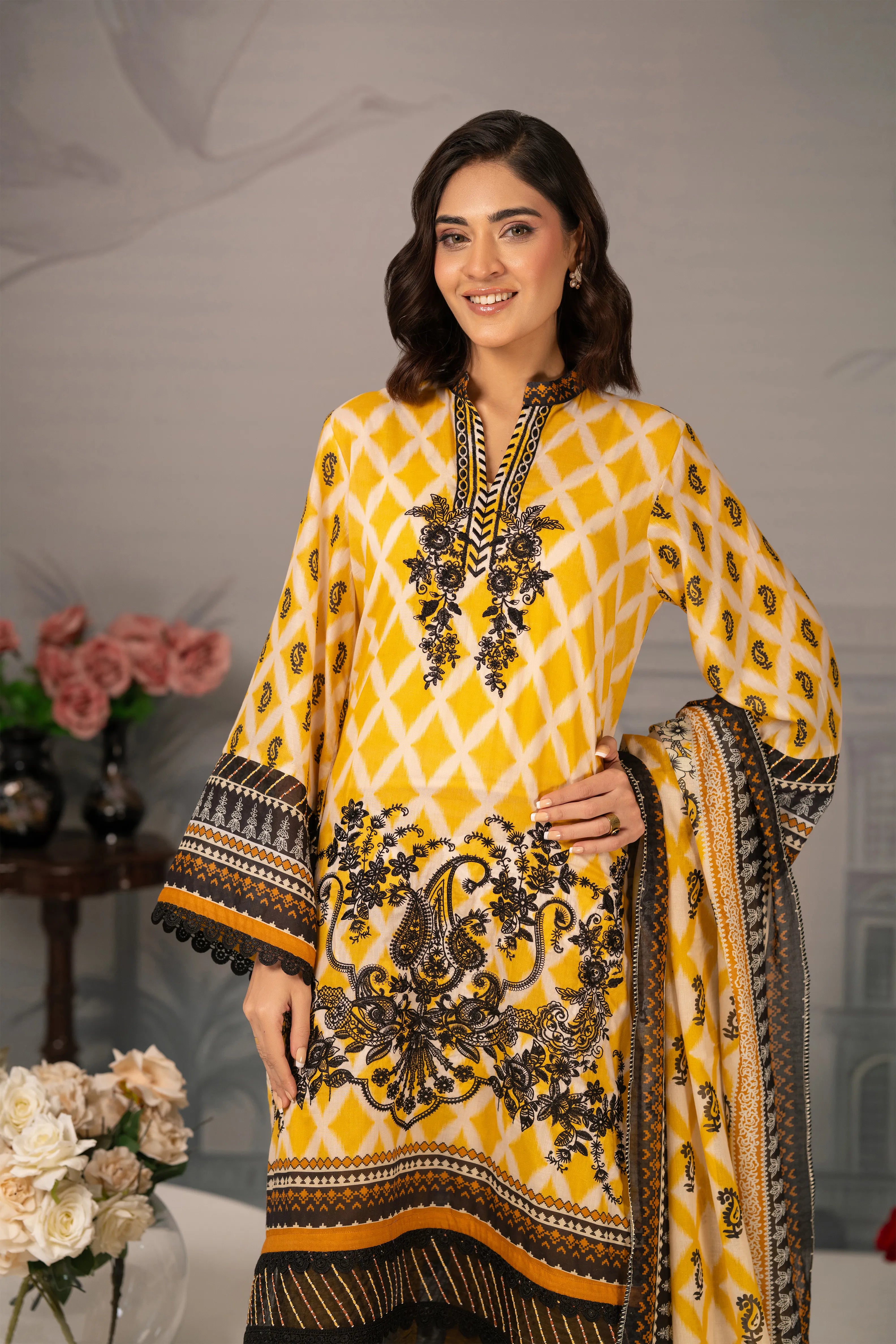 Golden Noir Embroidered Lawn 3PC
