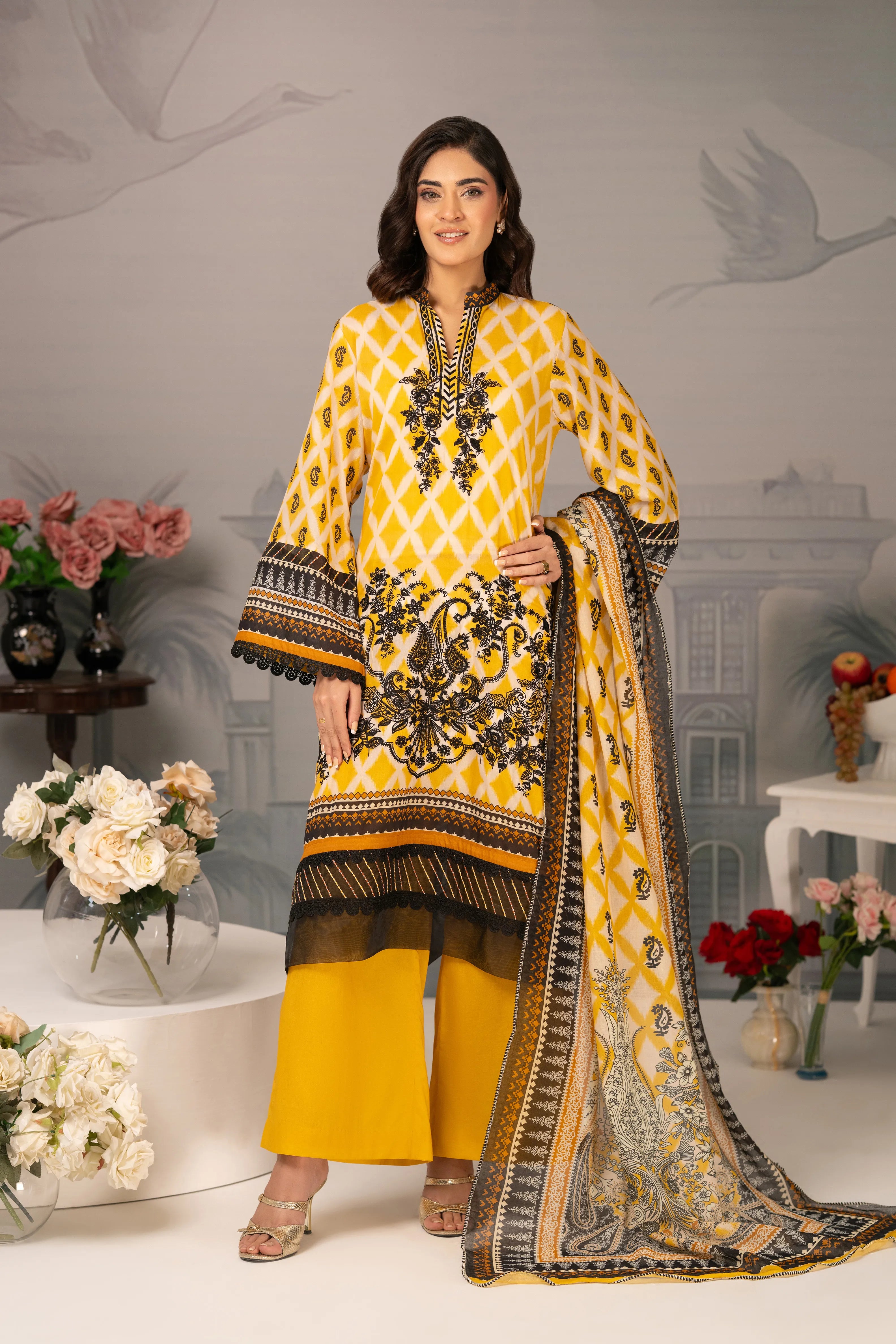 Golden Noir Embroidered Lawn 3PC